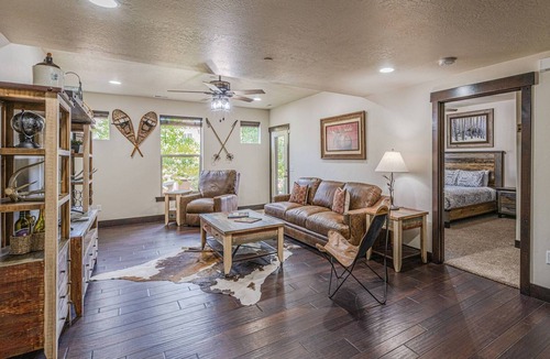 Park City House | >10 Mins to Skiing & Main St! Private Hot Tub, Gym,Fresh Remodel, All New HDTVs, FREE SKI RENTAL