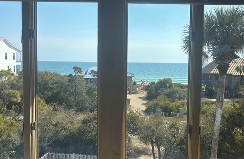 Treasure Beach Village House | 100+ 5 Star reviews! POOL refinished, new DECK & PATIO SEATING -Fantastic views!
