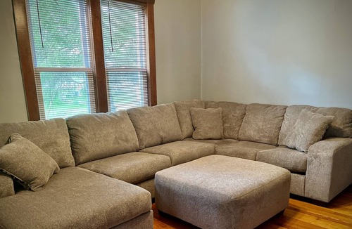 Murphysboro House | 100% Eclipse Experience! Sleeps 7. Pet Friendly! Close to Town Shops!