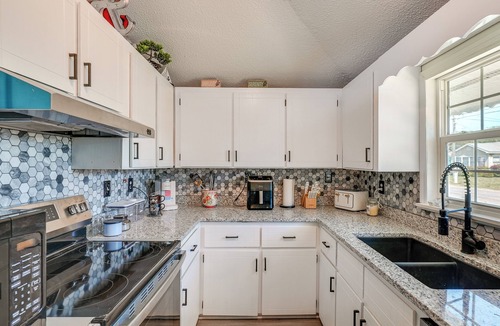 Laguna Beach House | 100 Ft to Shore! PCB Home w/Outdoor Entertainment