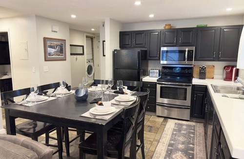 North Park City Condo | 112 m² Condo ∙ 3 bedrooms ∙ 11 guests