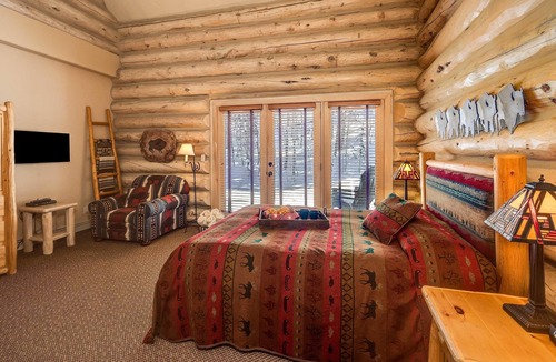Sunbeam Estates Cabin | 13 BR/12.5 Bath In Town Luxury Estate
