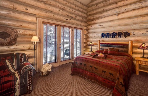 Sunbeam Estates Cabin | 13 BR/12.5 Bath In Town Luxury Estate