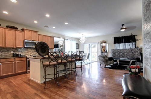 Aurora House | 14 mins to DIA/Gaylord/Anshutz. Can be rented long term with Huge discount .