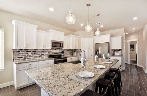 La Verkin House | 155 La Verkin |Private Hot Tub and Pool, Spacious yard, and Close to Zion National Park