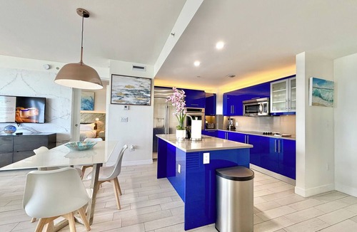 Central Beach Resort | 1707-Resort-2 bedrooms-AC-Gym-Pool-Beachfront-Downtown-Central