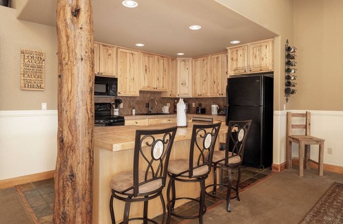 Tabernash House | 18 Fireweed B1 - Mountain Getaway mt views, private outdoor HT & amenities