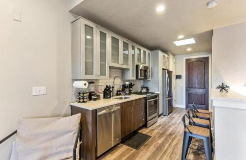 Downtown Salt Lake City Apartment | 1min Delta - Salt Palace - King Bed - Gym - Parking