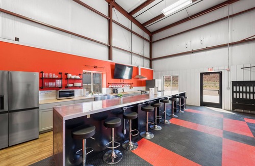 Moab South Valley House | 2 acre Gated Parking Lot, sleeps 16-25! hot tub, fire pit, games & entertainment