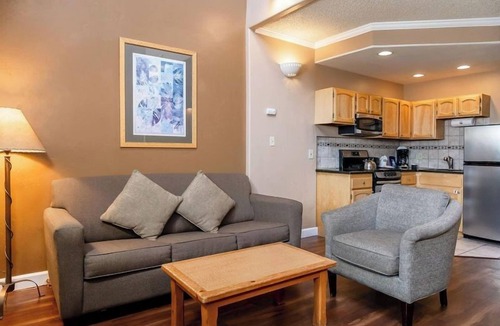 Steamboat Springs Hotel | 2 Alpine Loft w/Pool & Hot Tub Near Steamboat Ski Area Trails