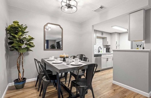 Northeast Pensacola Apartment | 2 bed/2 bath condo * Private Fenced Yard * Dog Friendly * King Bed Suite * Spacious at 1,000 square feet
