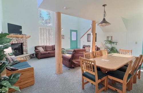Leadville House | 2 Bed Cabin Fireplace Lodgepole Pines