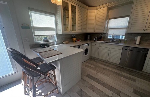 Highland Park Delray Cottage | 2-bedroom charming cottage in Delray Beach walking distance to Atlantic Avenue.