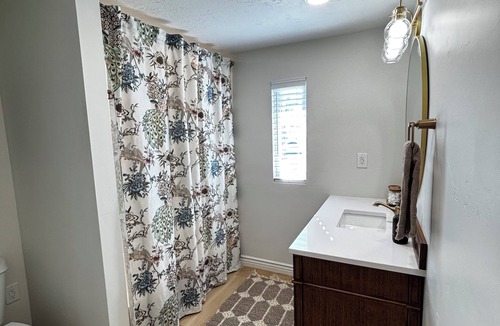 Spanish Fork Other | 2 bedrooms 2 bathrooms Full kitchen + laundry with a large family living space.