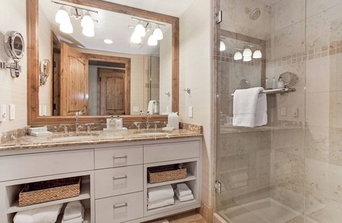 Vail Cabin | 2 BR 2 BA Unit in Vail Village Beautiful Sebastian Residence w 5 Star Amenities