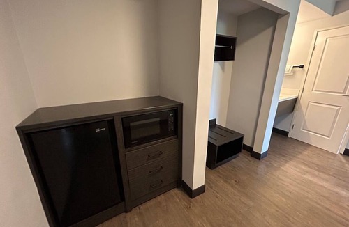 Gardena Hotel | 2 Efficient Accommodations Great for Adventure Seekers | Free On-Site Parking!