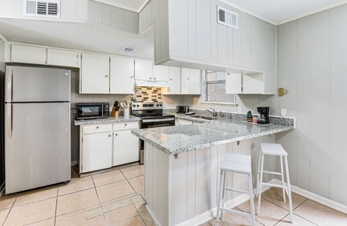 Wright Apartment | 2 Mi to Garniers Beach Park: Pet-friendly FWB Home