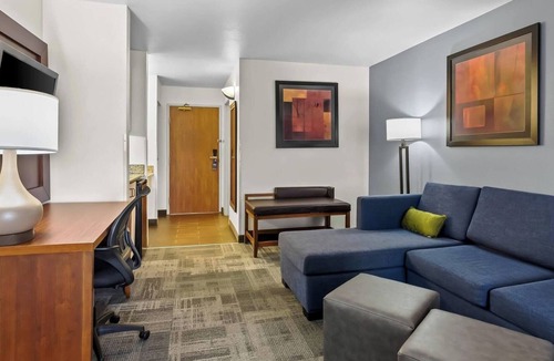 Englewood Hotel | 2 Modern Suites Minutes from Downtown, Parks, Shopping & Adventure Spots