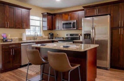 Greater Northdale House | 2 separate homes, each 3-bed 2 bath one on Lake and are only a 5-min. car ride.