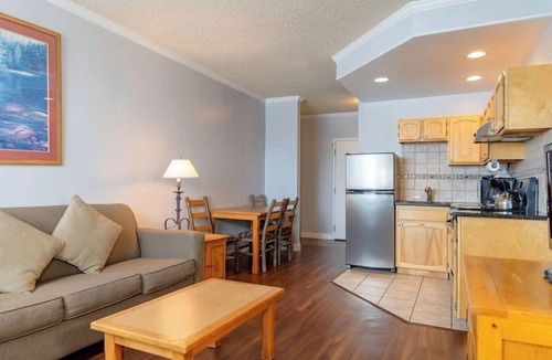 Steamboat Springs Hotel | 2 Units | 1BR Retreat w/Kitchen, Pool & Outdoor Adventure Nearby