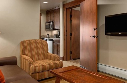 Peak 8 Cabin | 2024 Grand Lodge Peak 7 Suite Summer: 8/22 - 8/25 Thurs - Sun