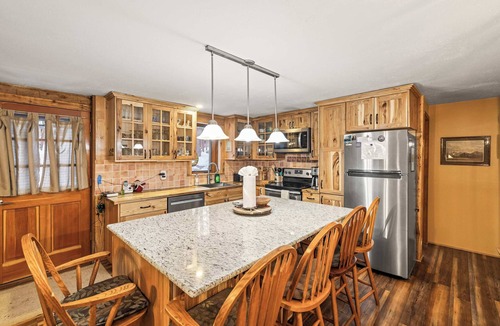 Leadville Cabin | 2BR Cabin–⁠Deck Lake View & Access–⁠BBQ, Pets OK!