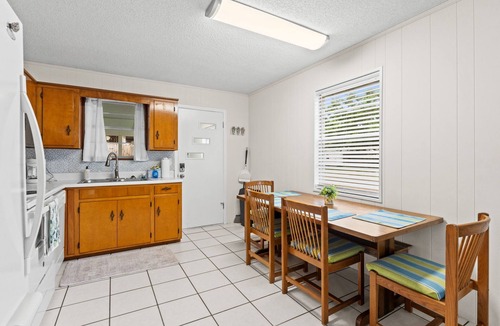 Laguna Beach House | 2BR Sleeps 7 Pet Friendly 1 Block To Beach