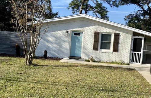 Fort Walton Beach House | 3.2 miles to the beaches and Bay, Cute Florida Cottage