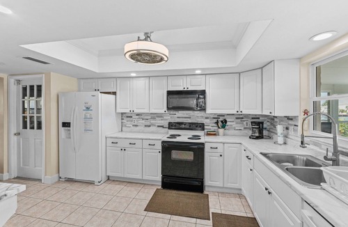 Gulf Harbors House | 3/2 Waterfront Canal Home w/Private Pool, Kayaks, Gulf Access, Dock, Fishing, Dolphins