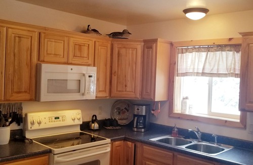 Long Valley Junction Cabin | 3 BDRM comfy cabin - centrally located to Bryce & Zion. Central air and Heating