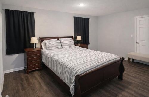Dothan House | 3 bedroom 2 bath private home in Quiet nice Neighborhood