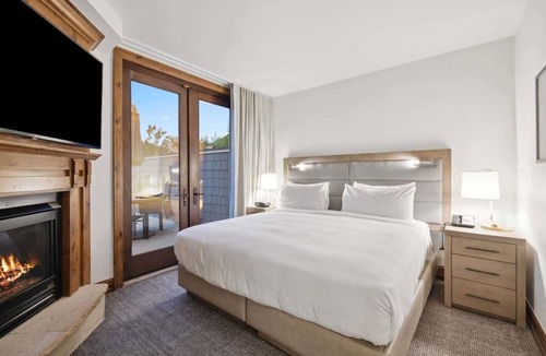 Aspen Resort | 3 Bedroom 3 Full Bathroom Luxury Residence in Aspen CO.