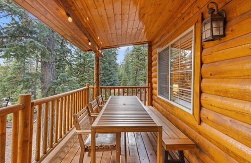 Meadow View Heights Cabin | 3 Bedroom, 4 Bed, 3 bathroom Cabin with Hot Tub in Duck Creek