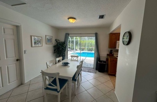 South Bradenton House | 3-bedroom house in fabulous Bradenton with AC, WiFi, Youtube TV, pool and more.