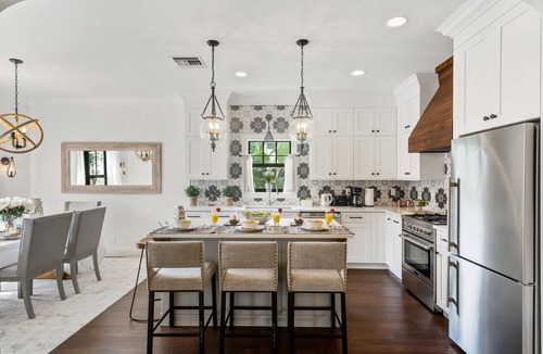 Old Northwood Historic District House | 3 Bedrooms | 2 Full Bathrooms | Spacious Living Area & Modern Kitchen | Downtown Location