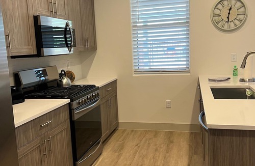 Washington County House | 3 BR Townhouse w/View/Private Patio in Santa Clara/Heated Pool/EV Friendly