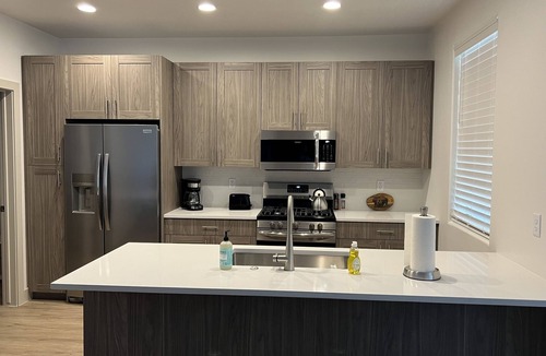 Washington County House | 3 BR Townhouse w/View/Private Patio in Santa Clara/Heated Pool/EV Friendly
