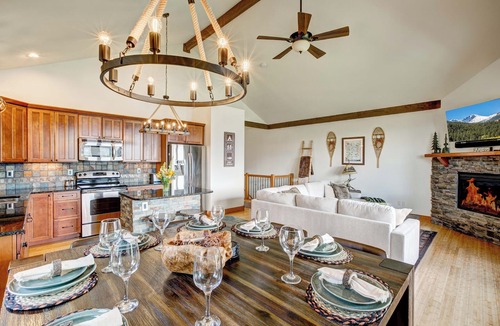 Estes Park Condo | 3 miles to RMNP-mountain and lake views right from deck- peaceful area of Estes
