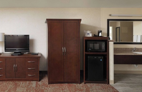 Rio Grande Hotel | 3 Modern Units | Explore Downtown Attractions | Free Breakfast, Parking, & Pool
