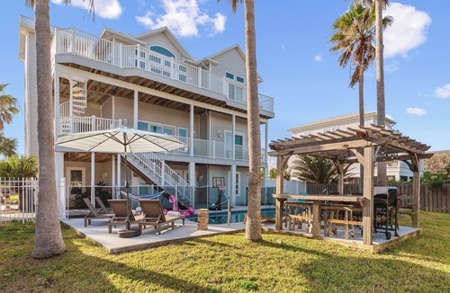 Painters Walk House | 3-Story Beach House Retreat with Heated Pool, Game Room, 5 Min to Flagler