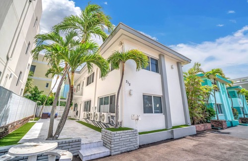 North Beach Apartment | #3 - Sunny Hollywood Beachside 1BR | Walk to Ocean