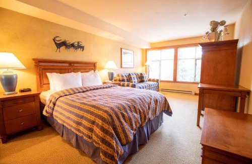 Salt Lake Mountain Resorts Hotel | 3309B - Queen Standard Powderhorn Lodge