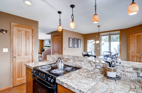Lakeside Village Condo | 3bdr Condo-master Fireplace, Upgraded Kitchen, Kids Ski Free 3 Bedroom Condo by RedAwning