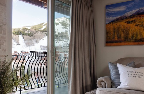 Mount Crested Butte Condo | 4 BDRM, mountain-facing condo, a short walk to the base of Mt. Crested Butte. Two reserved parking spots, a hot tub, sauna, and heated pool.