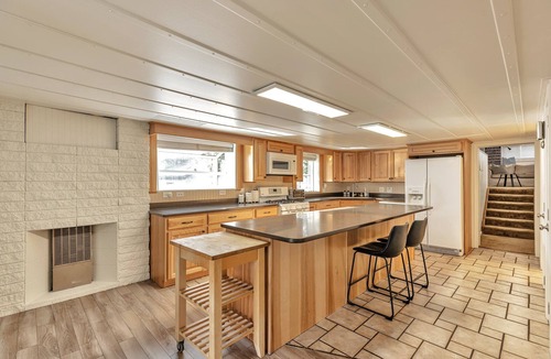 Canyon Rim Apartment | 4 Bed, 1.5 Bath East SLC Apt - Blazing Google Fiber