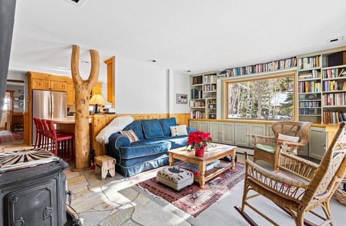 Salt Lake Mountain Resorts Cabin | 4 bedroom flexible Mountain Ski House just two minutes drive to Solitude