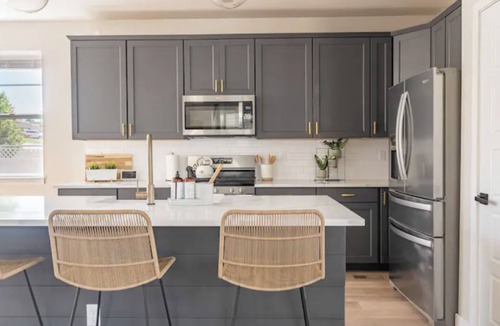 Westminster House | 4 BEDROOM MODERN HOME, FREE PARKING, A/C, W/D,WIFI