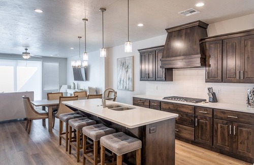 St. George Villa | 4 King En Suites Sleeps 16 - Fire Pit & Near Pool
