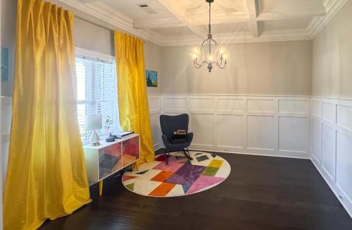 Dothan House | 4 Mi to Dtwn: Stylish Home w/Large Yard in Dothan