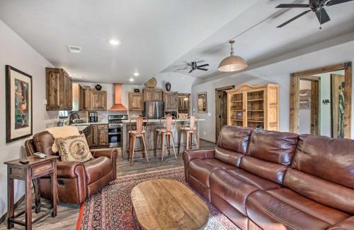 Red River House | 4 Units in Red River: Mtn Views, Steps to Main St
